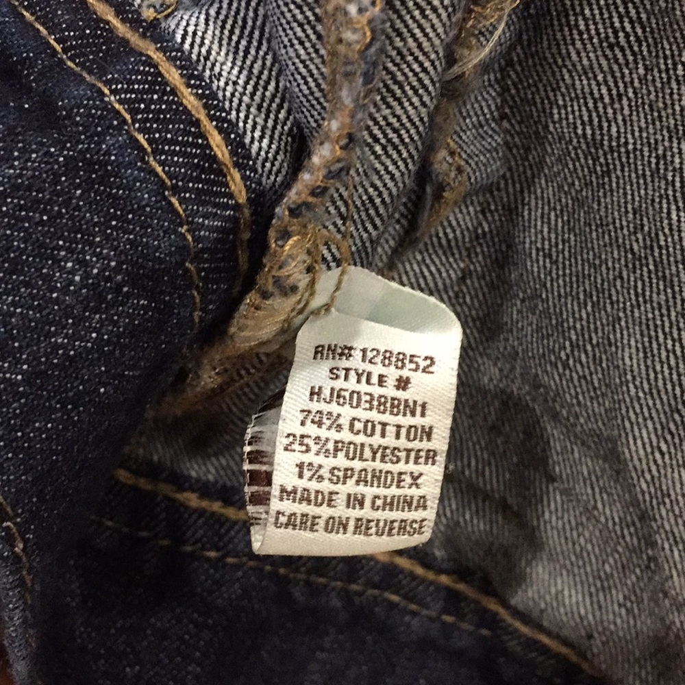 Embroidered pattern jean jacket!! - Picture 6 of 6